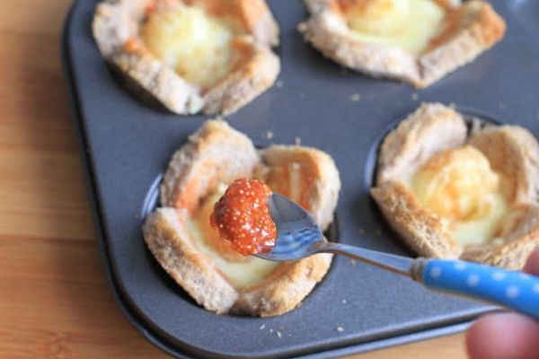 鱼子酱脆皮鹌鹑蛋吐司花杯