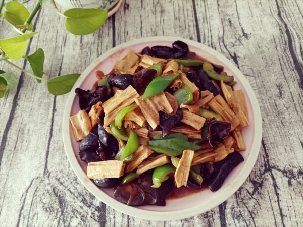 木耳腐竹炒青椒