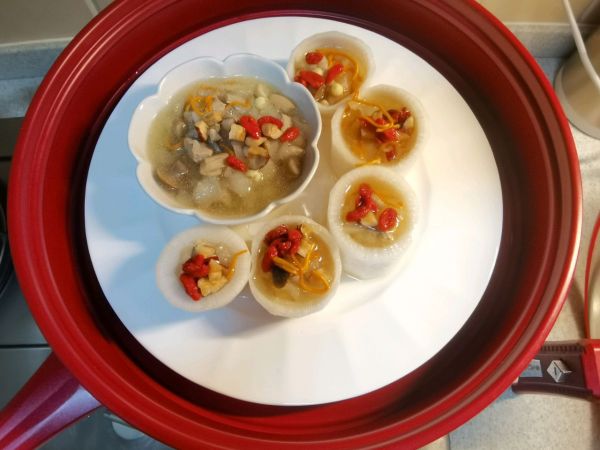 菌菇瘦肉萝卜盅