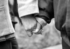 当婚姻出现伤痕,该如何调整心态去坚守