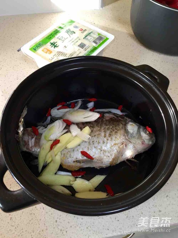 鲫鱼豆腐汤的做法