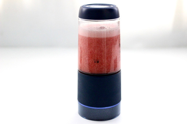 蔓越莓草莓气泡饮