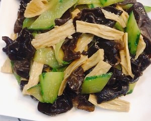 木耳腐竹炒黄瓜怎样做才好吃