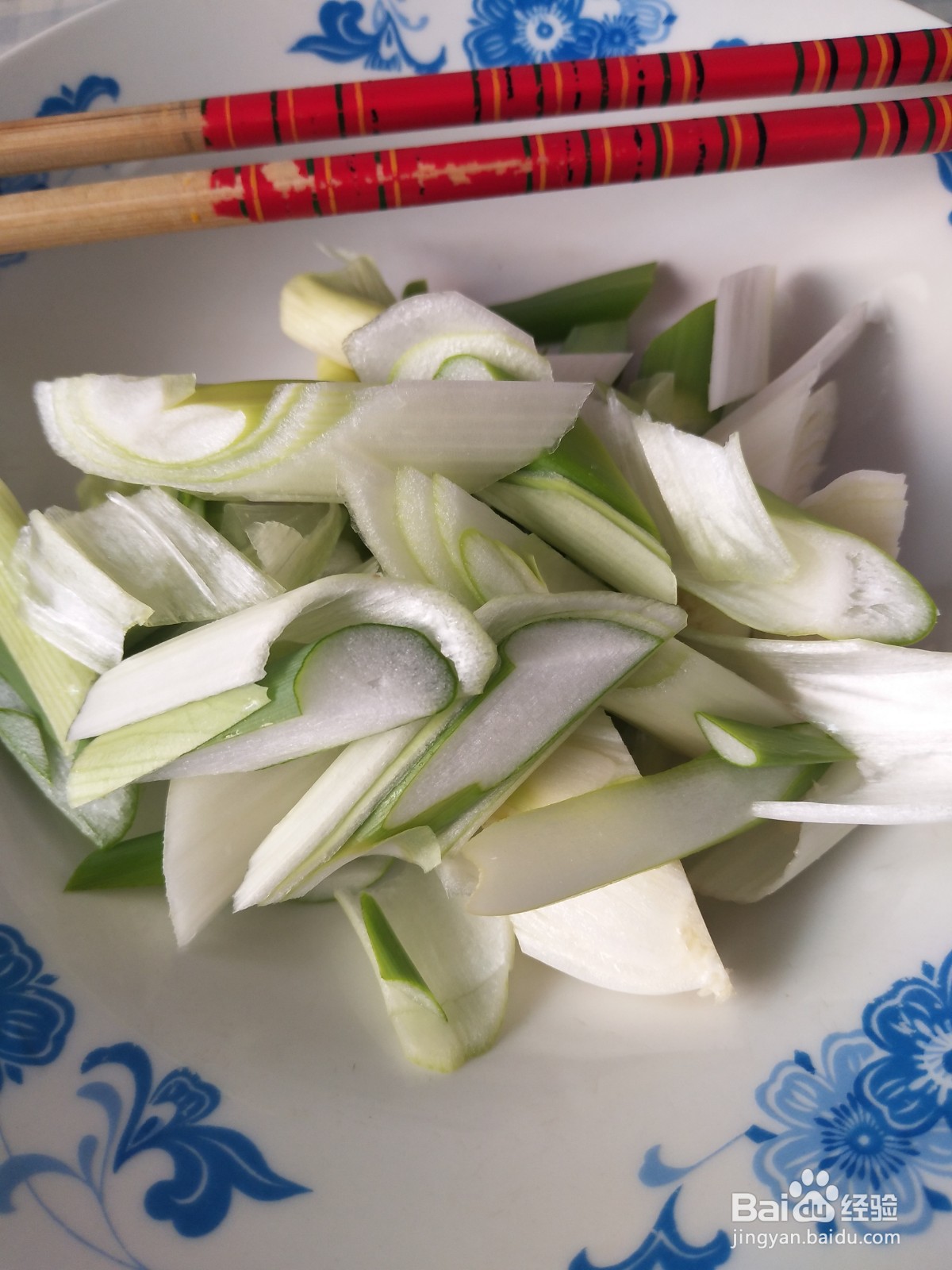 怎样做大葱爆火腿肠