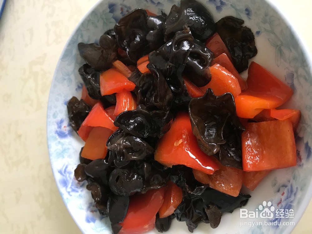 红辣椒炒黑木耳