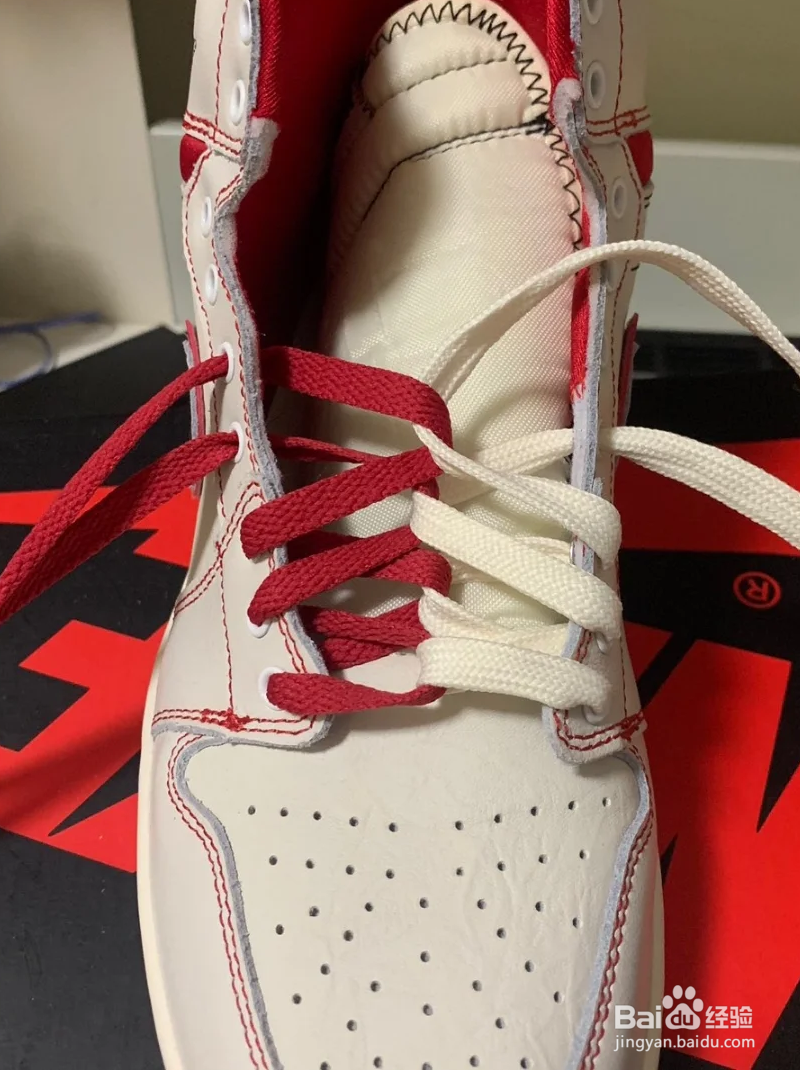 两根鞋带怎样绑一只鞋