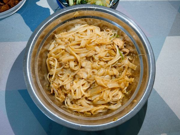 瘦肉豆芽炒河粉