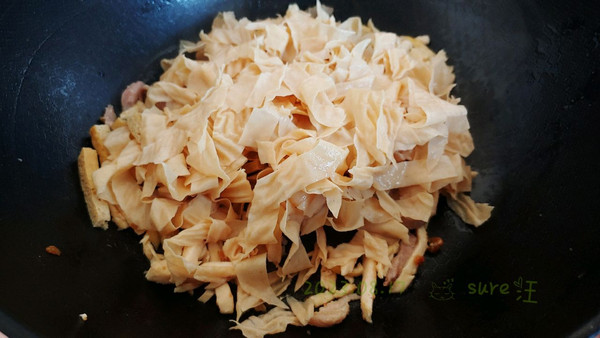 葱椒肉丝油豆皮