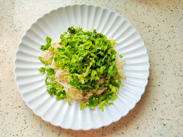 凉拌香菜金针菇