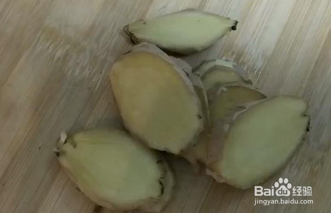 清蒸螃蟹配自制料汁