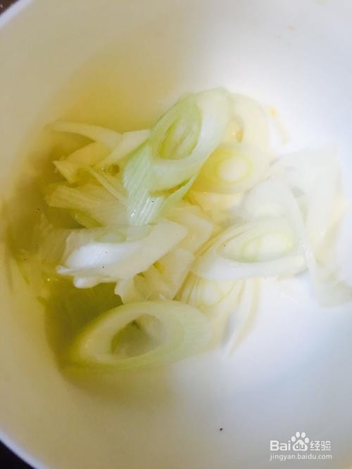 香辣好吃的炒鱿鱼圈的做法