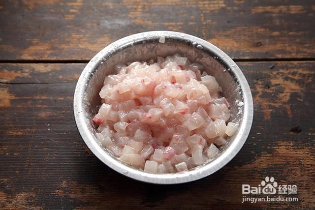 香芒松子鱼米盏让人耳目一新