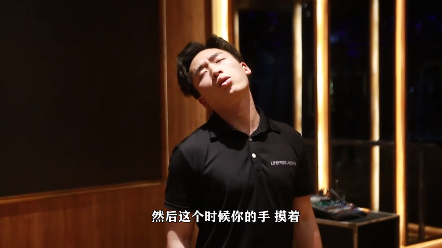 肩颈放松训练,防止头部前引