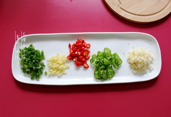 金银蒜粉丝蒸金针菇