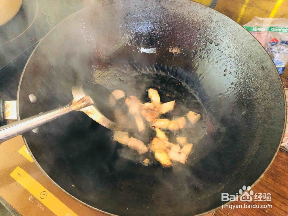 如何做出时令美食:乡食野味之春笋五花烩芥菜!