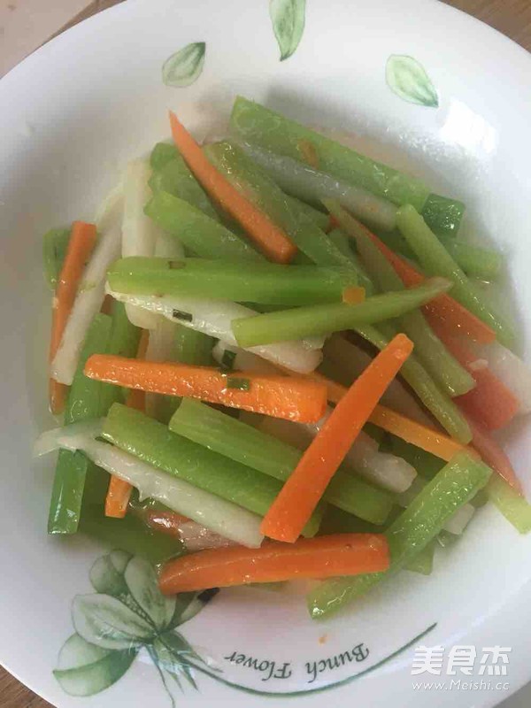 清炒莴笋胡萝卜