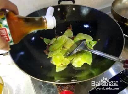 这两种食物搭配一起炒，味道竟出奇的好