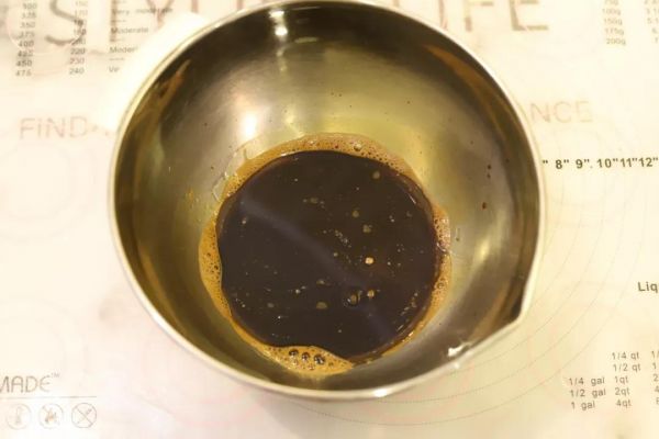 咖啡戚风蛋糕卷