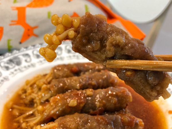 茄汁金针菇牛肉卷