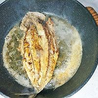制作油煎鲅鱼