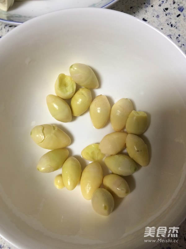 鹌鹑蛋白果糖水