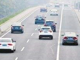 新手高速两车道怎么开?