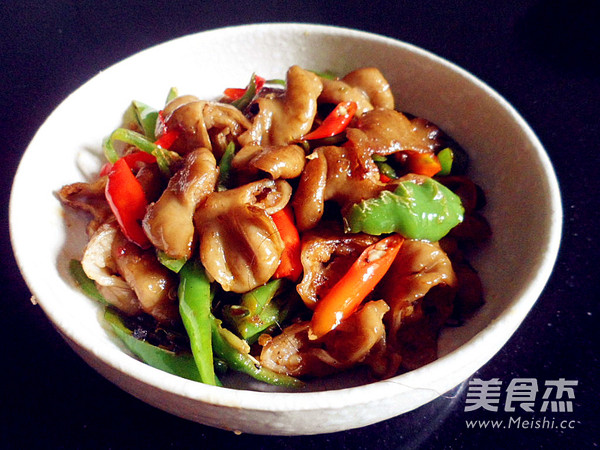双椒炒肥肠的做法