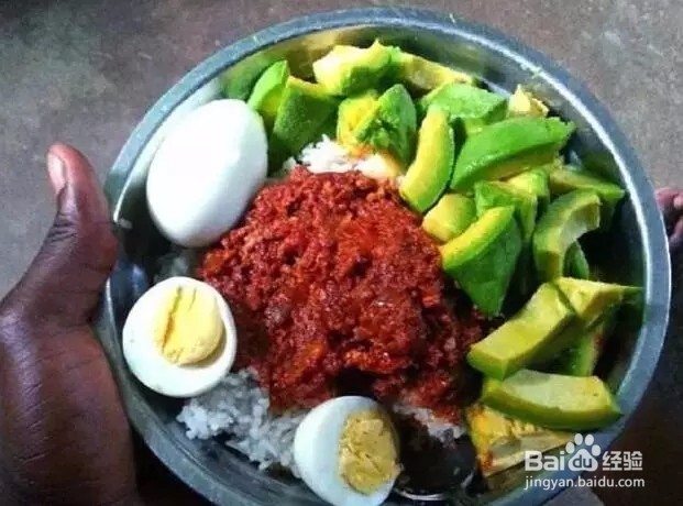 你嫌自己忙没时间锻炼,人家忙成狗也练出了腹肌