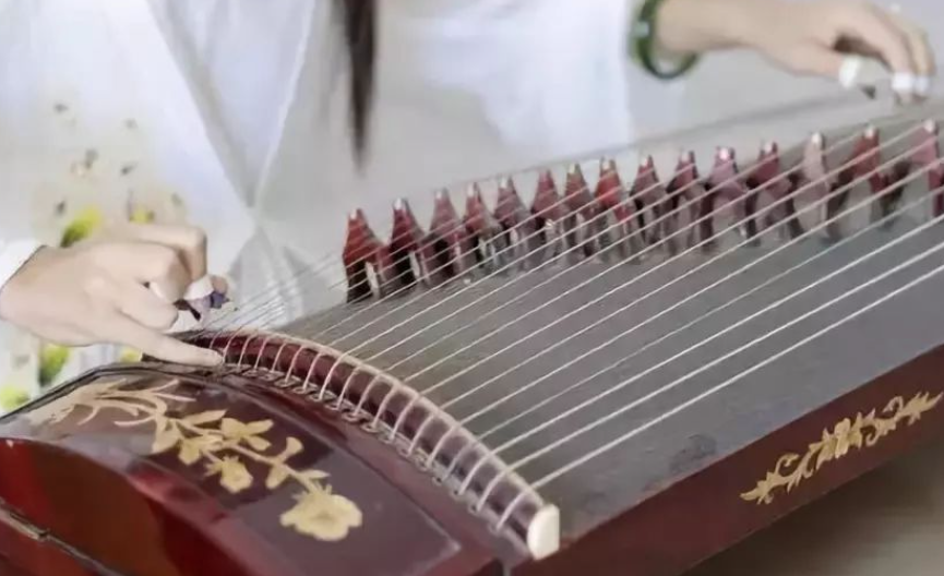 弹古筝的优美句子有哪些