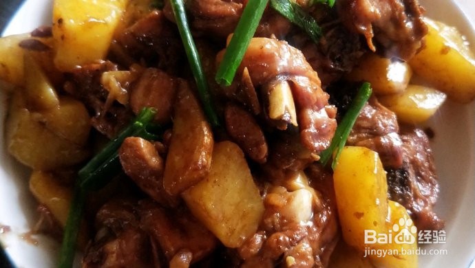 鸡腿肉炖土豆的家常做法