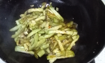 美味蒜炒茄子