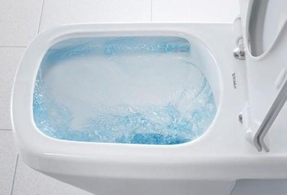 冲水的时候座便器下面两边的小洞往外冒水，怎么回事