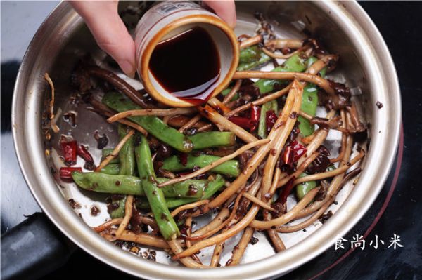 干煸茶树菇扁豆