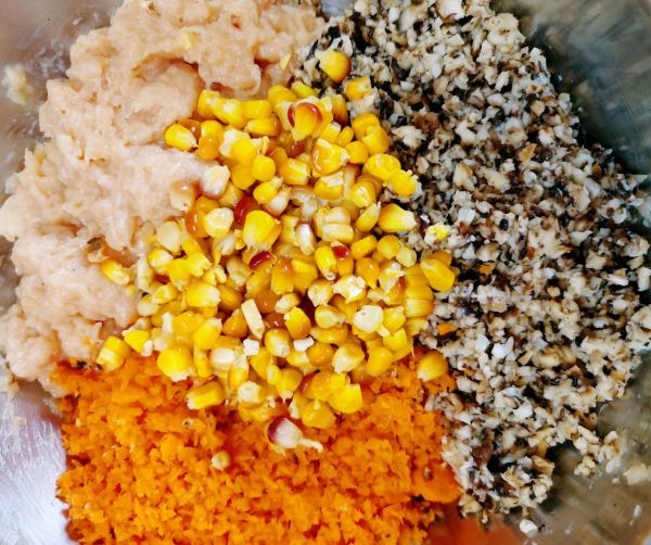 黑麦香菇鸡肉蒸饺