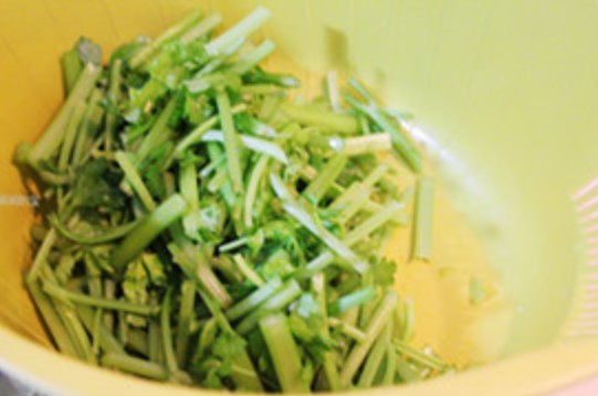 蒜味香芹土豆丝