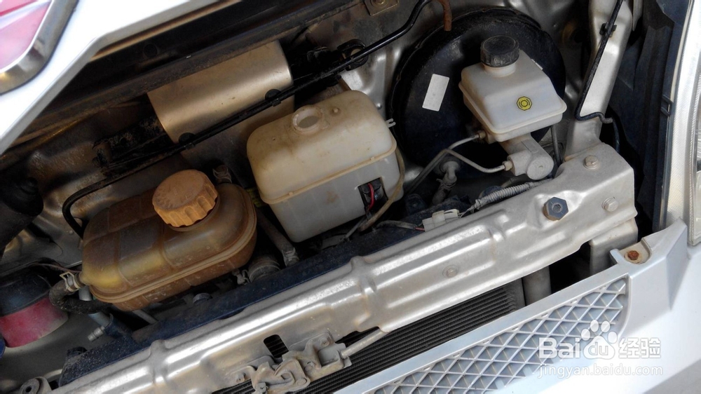 汽车行驶前为了安全应检查哪些地方