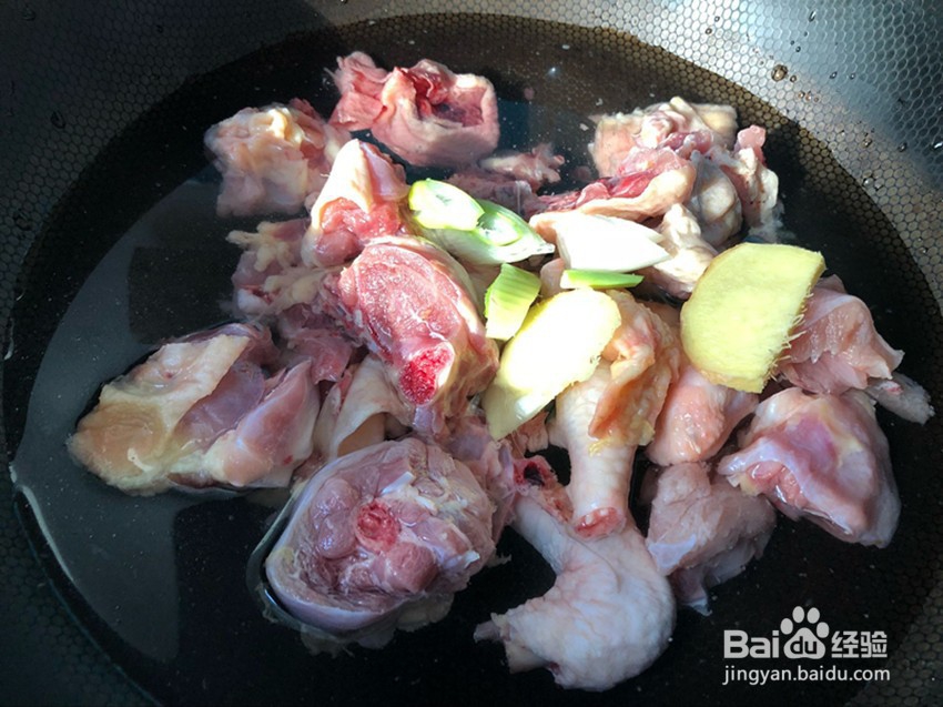 如何做深秋滋补香菇鸡汤