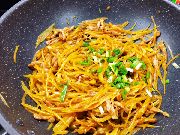 榨菜土豆炒肉丝