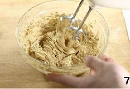 怎样在家中自制美味的翻转菠萝布朗尼