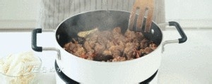 食补养生笋子烧牛肉的做法
