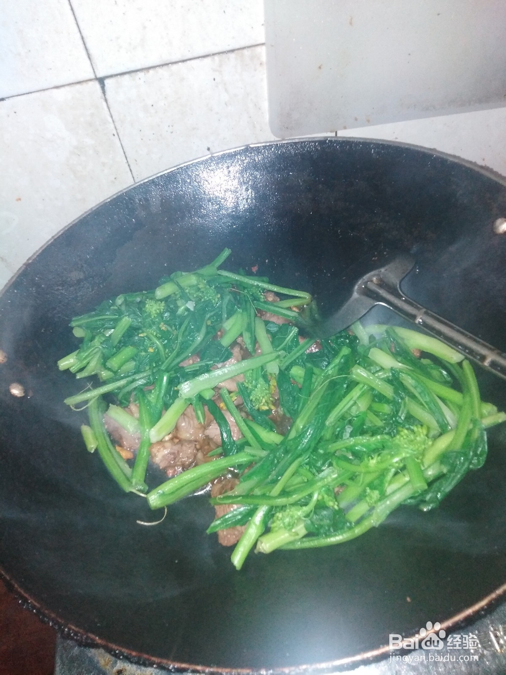 猪肉怎样炒青菜花？
