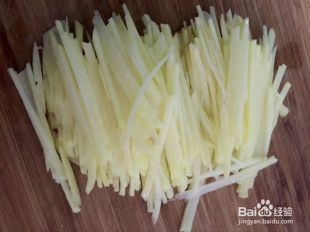 泡椒炒土豆丝的家常做法