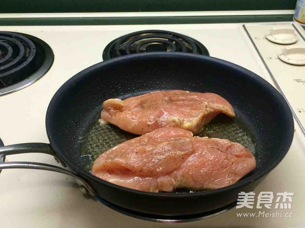 鲜煎鸡胸肉的做法