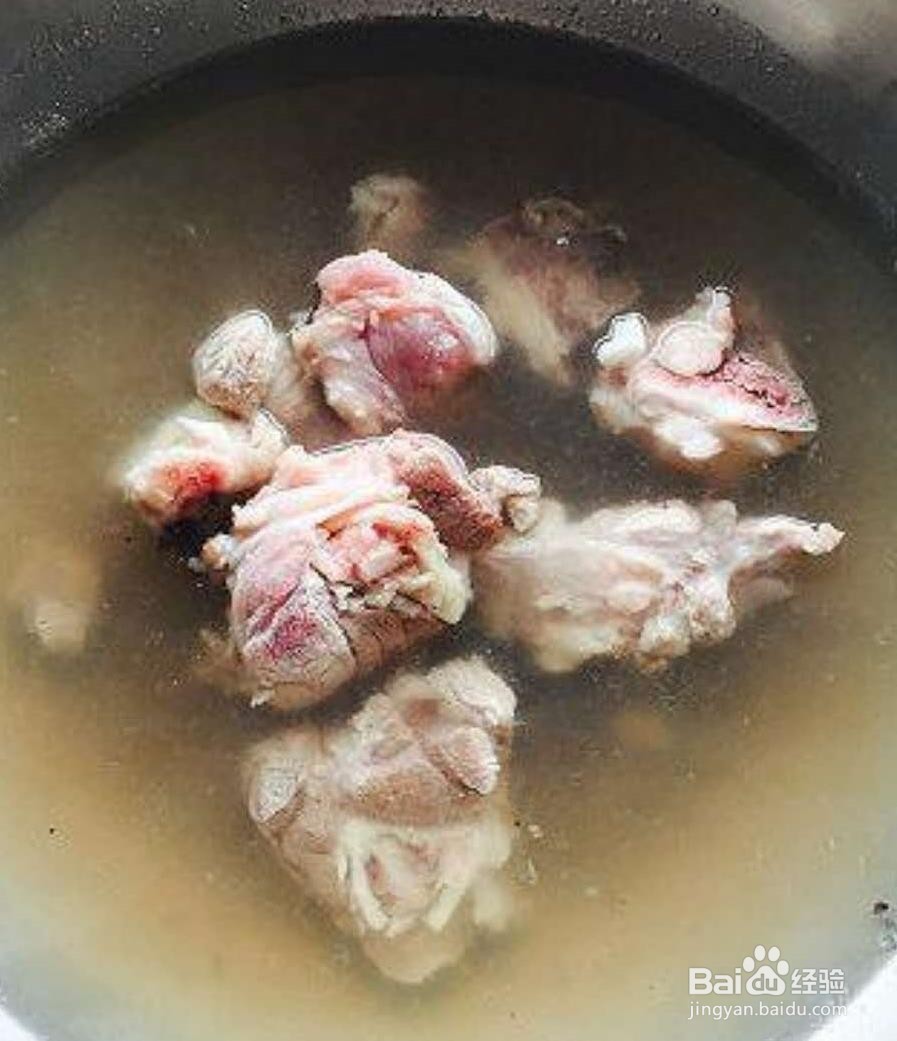 大骨头酸菜汤的做法