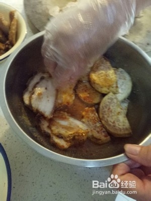 食补佳品荔浦芋头扣肉的做法