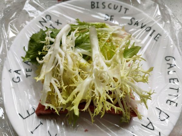鸡蛋沙拉三明治
