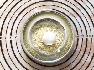 怎么做空心麻球