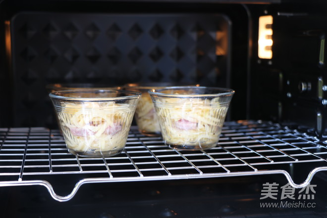 烤箱菜～黑胡椒香肠烤土豆丝