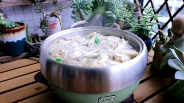 舞茸菌肉片生滚汤