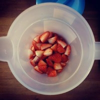 自制草莓柠檬鸡尾酒